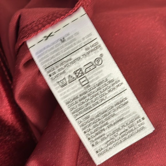 Old Navy Women’s Velvet Top - Medium - Picture 5 of 5